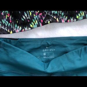 Nike Pants - Nike Teal Mid-Rise Running Crop Pant Nike Pants - Nike Teal Mid-Rise Running Crop Pant